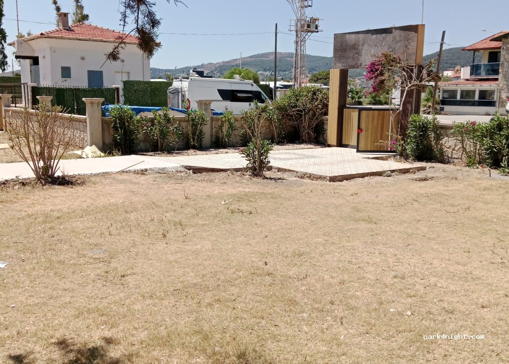 (35450) Urla - 18 Yalı Caddesi — foto