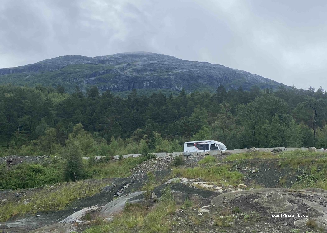 (5778) Utne - 4-6 Fjordavegen — foto