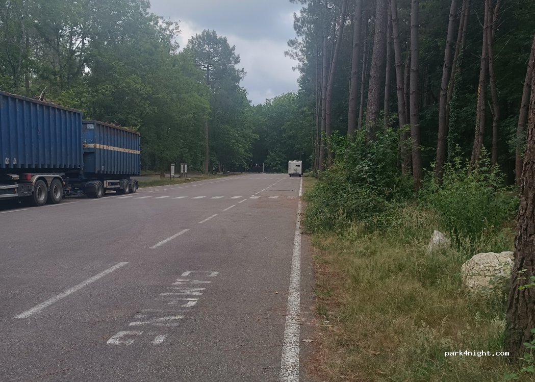 (33125) Hostens - Unnamed Road — foto