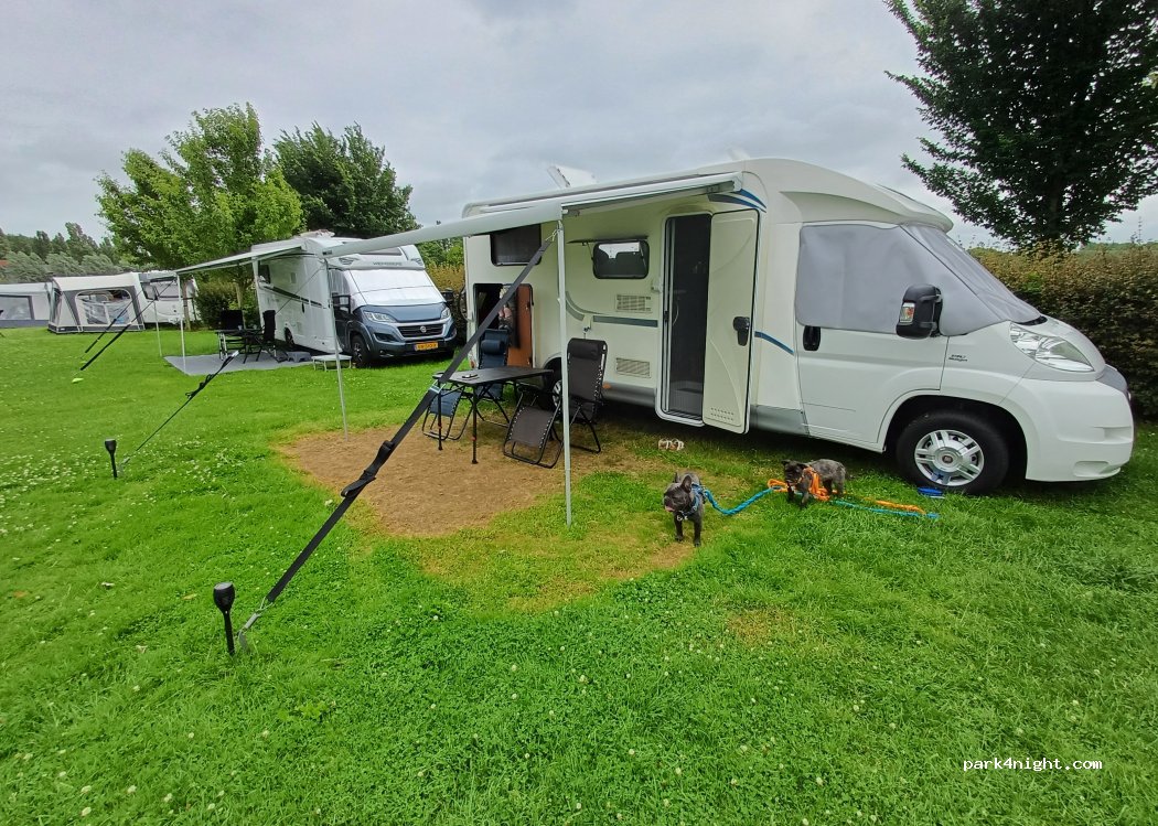 Boerencamping Half-Hichtum — foto