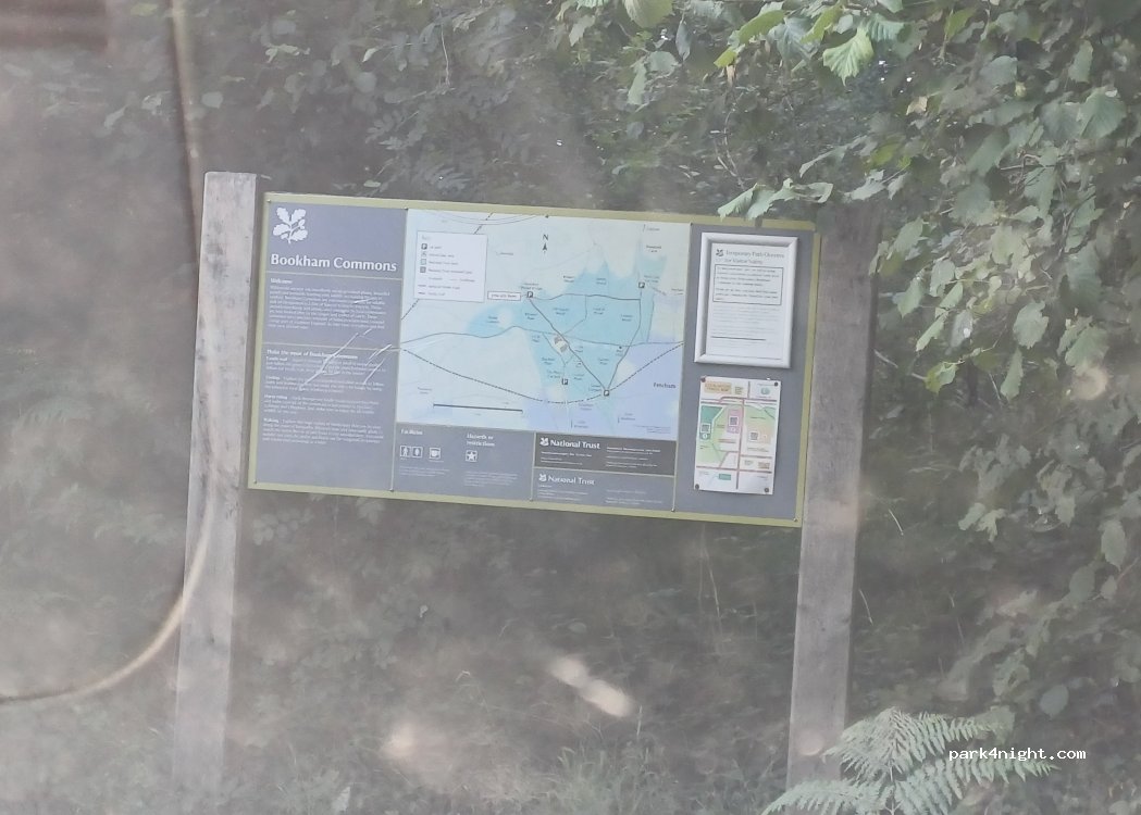 (KT11 3DB) Cobham - — foto