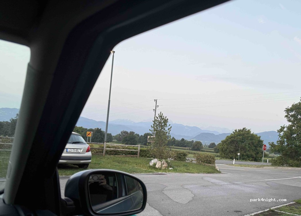 (4274) Žirovnica - 33 Rodine — foto