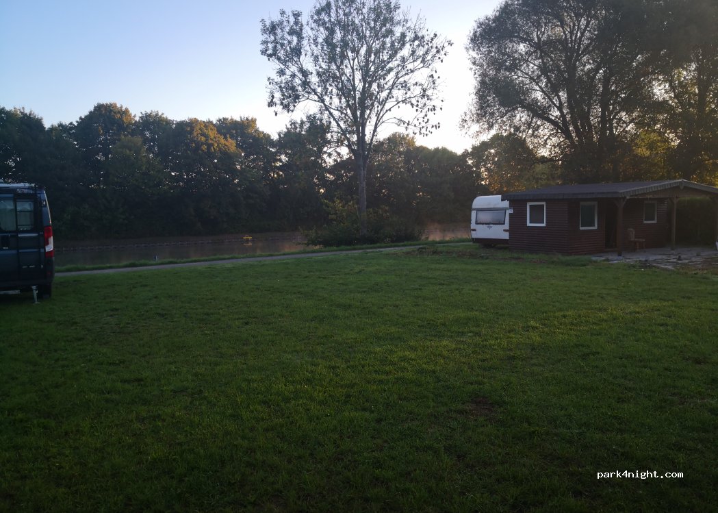 Campingplatz am hohen Ufer — foto 2