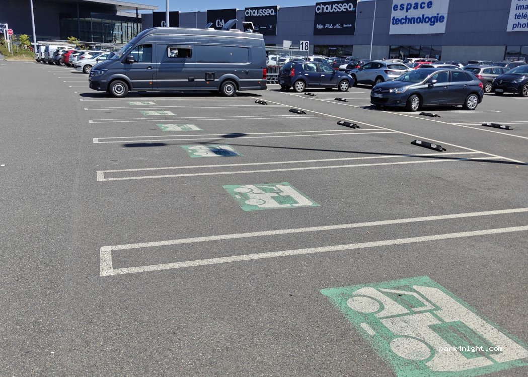 (03000) Avermes - Rue Alphonse Daudet — foto 4