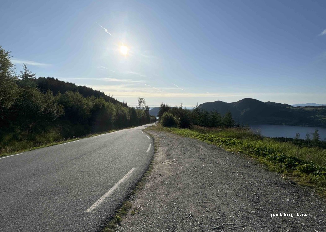 (4121) Tau - Hellandsheivegen — foto