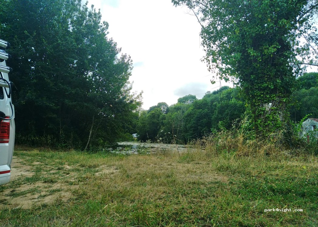(85200) Pissotte - 5 Gachet — foto 2