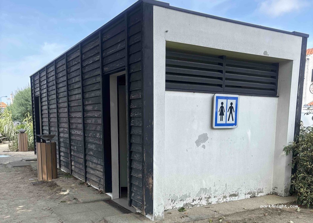 (85230) Beauvoir-sur-Mer - 2 Place Saint-Philbert — foto