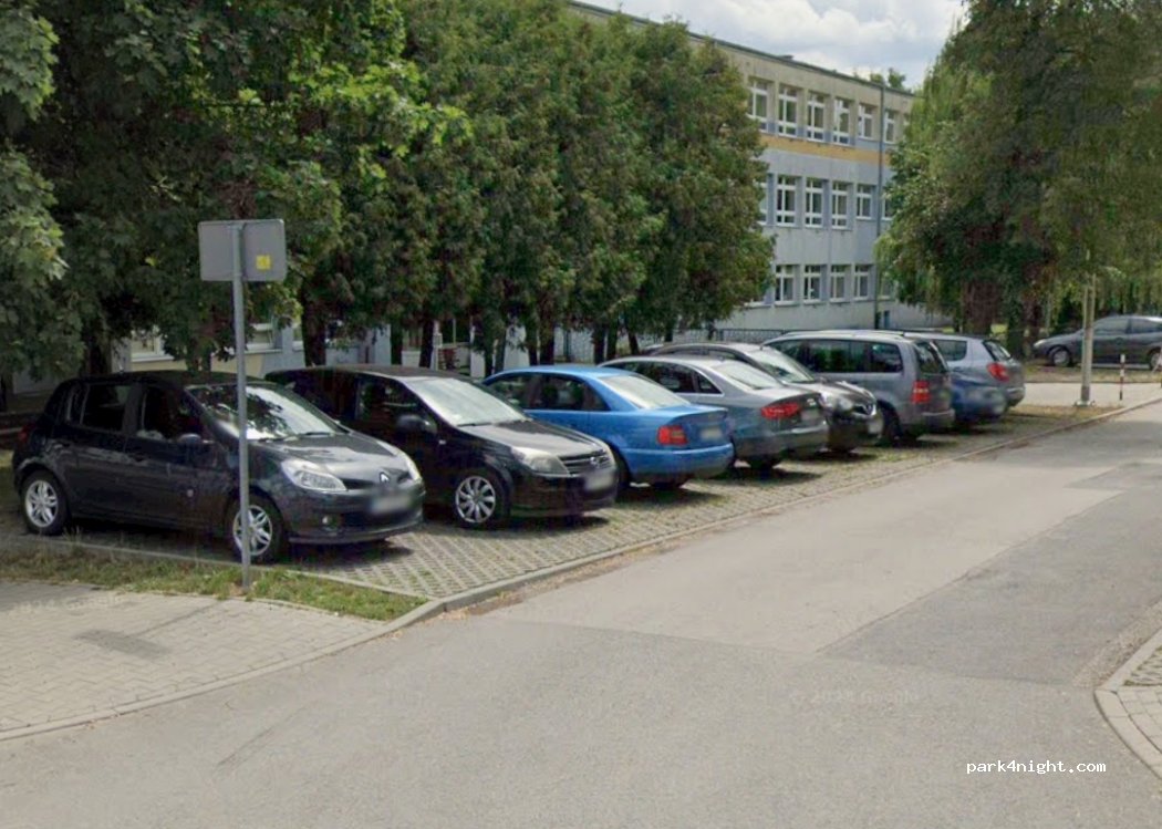 (97-300) Piotrków Trybunalski - 14/1 Władysława Broniewskiego — foto