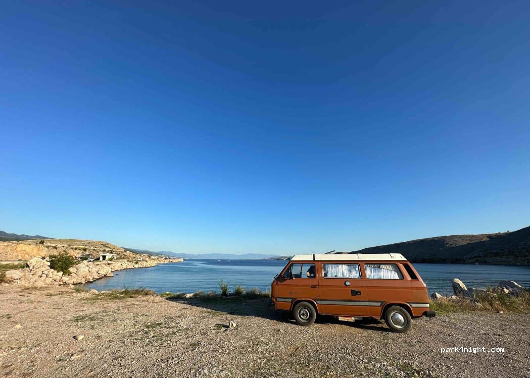 (51513) Omišalj - Unnamed Road — foto