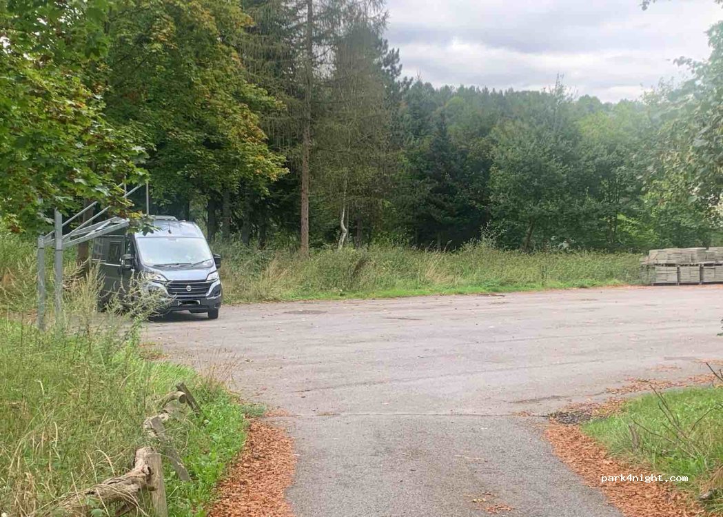 (32-433) Lubień - Unnamed Road — foto 2