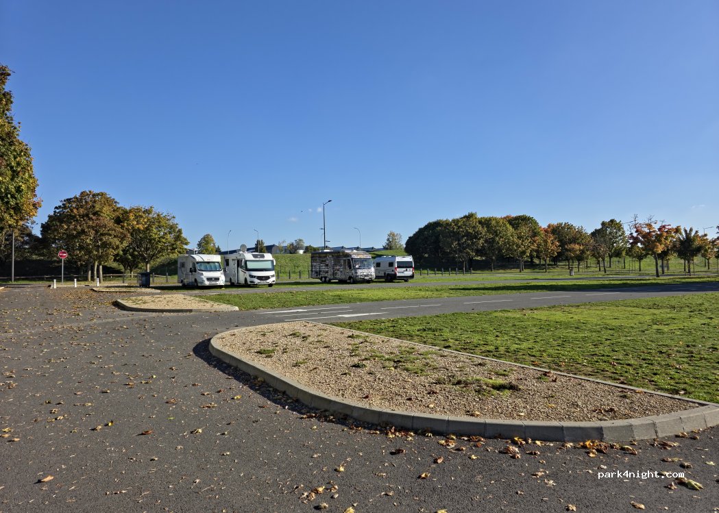 (86360) Chasseneuil-du-Poitou - Unnamed Road — foto