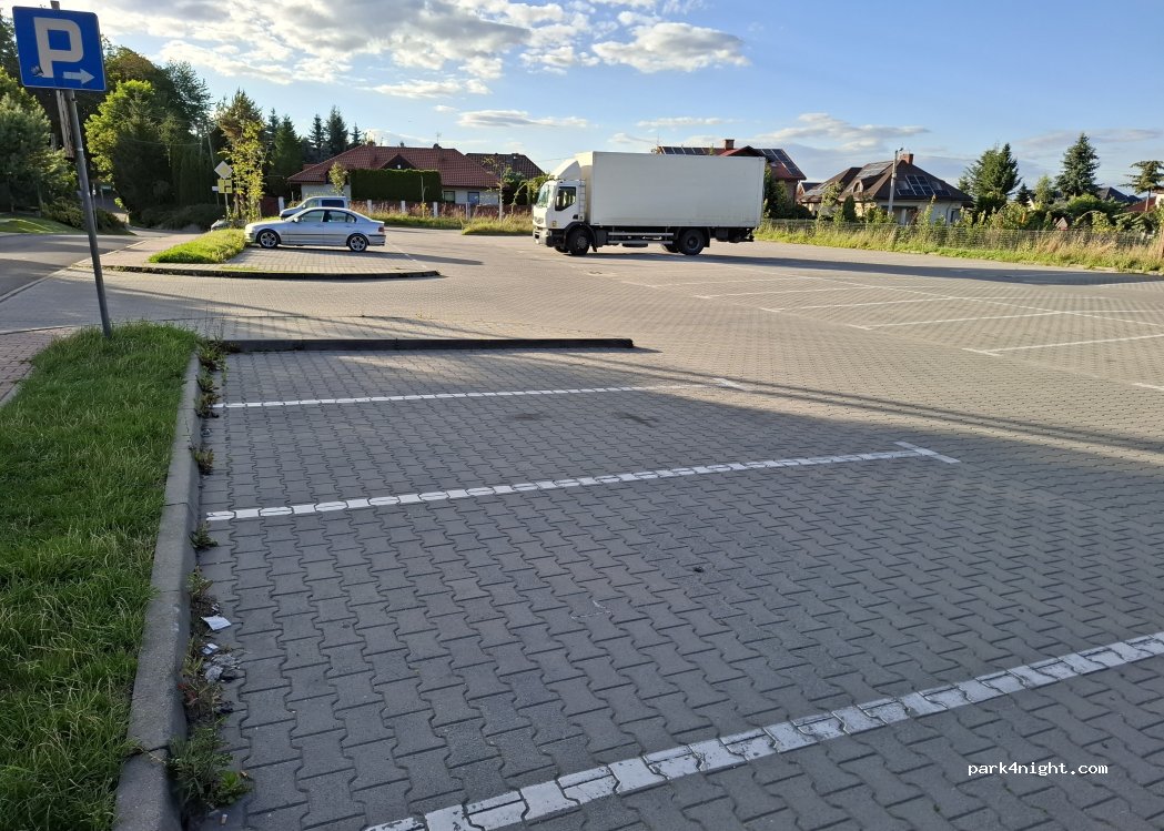 (32-087) Zielonki - 1 Księdza Jana Michalika — foto