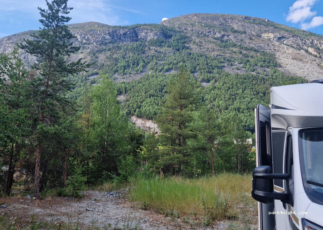 (2690) Skjåk - Unnamed Road — foto