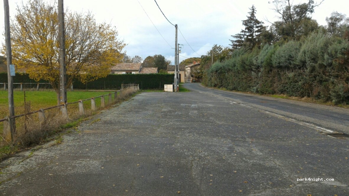 (09700) Saint-Quirc - 7 Chemin du Stade — foto