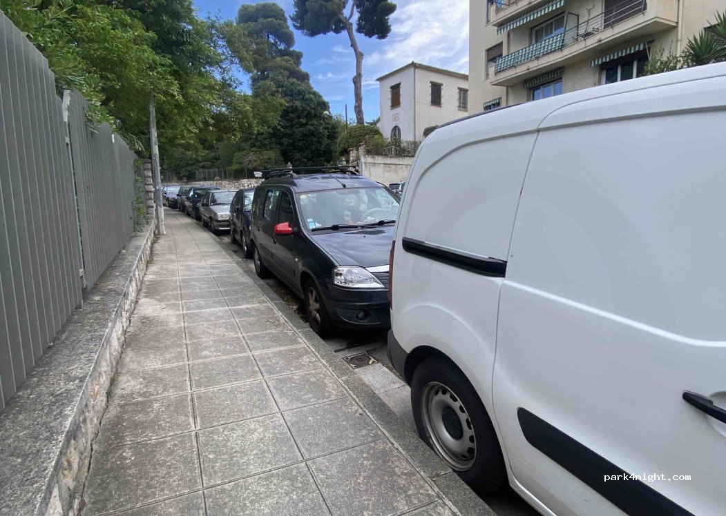 (06000) Nice - Avenue des Arènes de Cimiez — foto