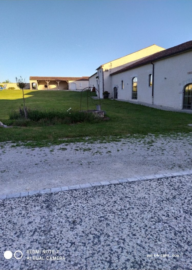 (16130) Lignières-Sonneville - Le Château — foto