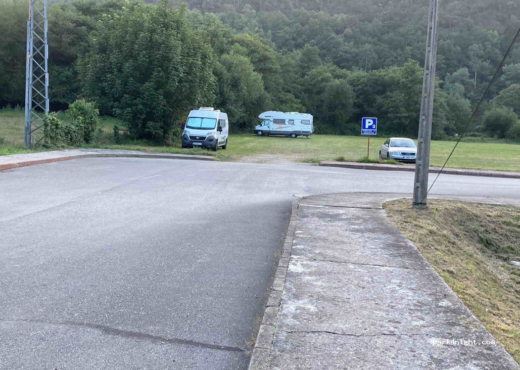 (33707) Luarca - 30 Avenida Argentina — foto 3