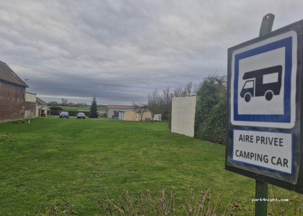 (60310) Crapeaumesnil - Grande Rue — foto 3