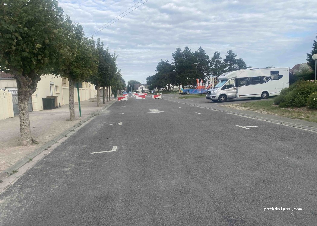 (80120) Fort-Mahon-Plage - Rue des Écoles — foto