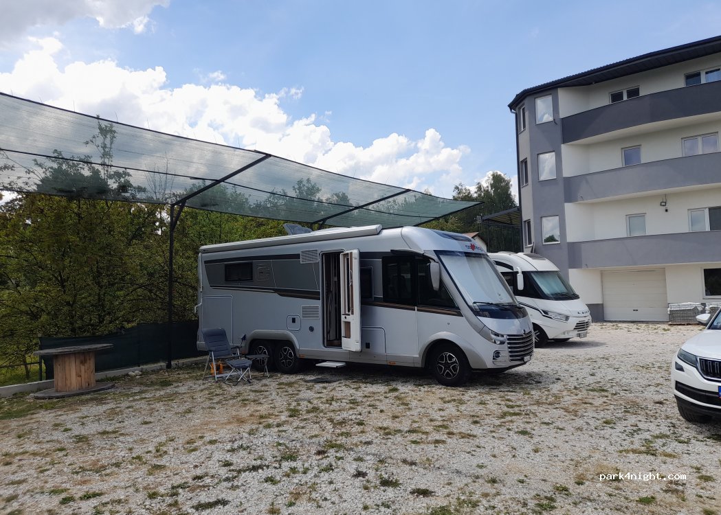 Camp Park Ravne — foto