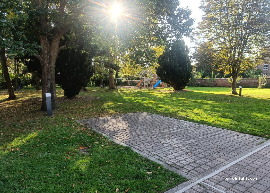 (7760) Celles - Rue Parfait — foto
