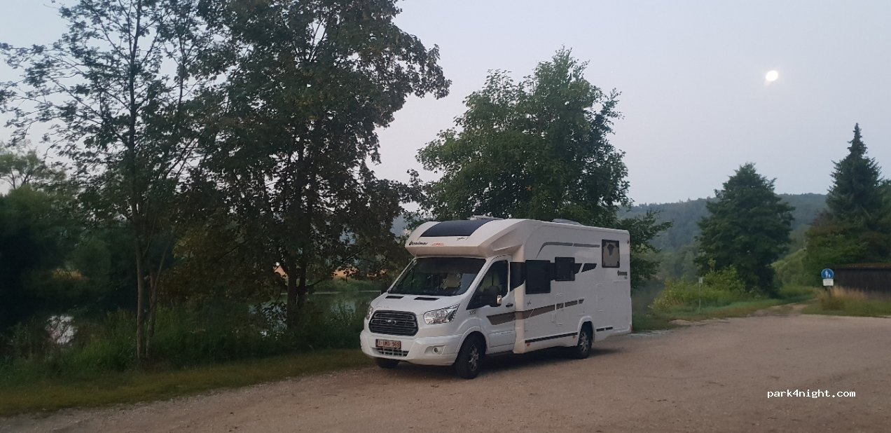 Parkplatz Etterzhausen — foto