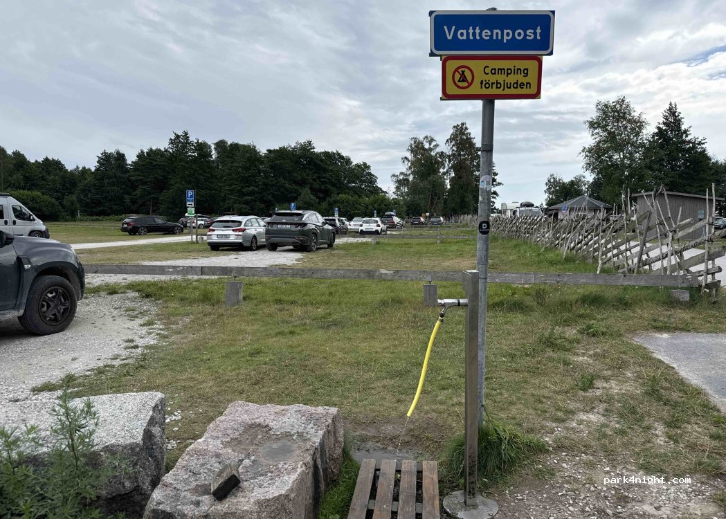 (624 67) Fårö - Unnamed Road — foto