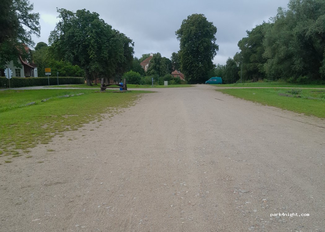 (17153) Ivenack - Eichenallee — foto