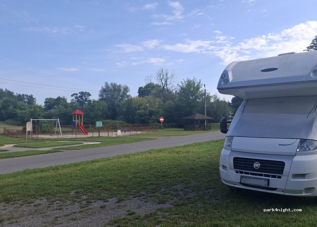 (37-310) Nowa Sarzyna - — foto
