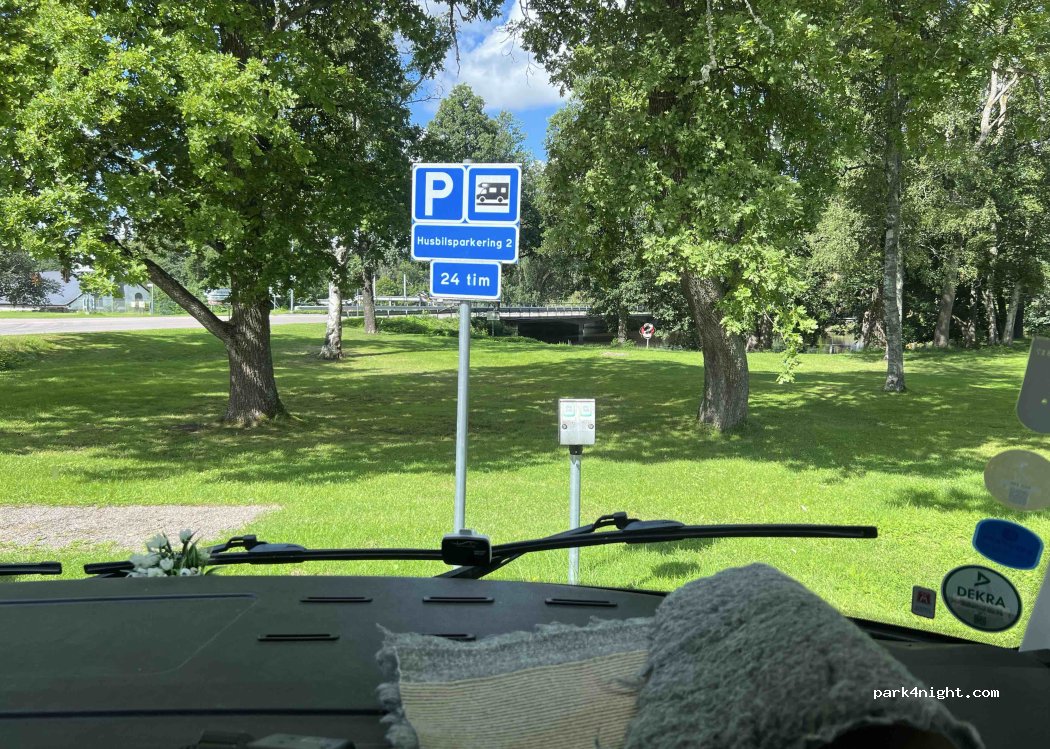 (735 37) Surahammar - Herrgårdsvägen — foto