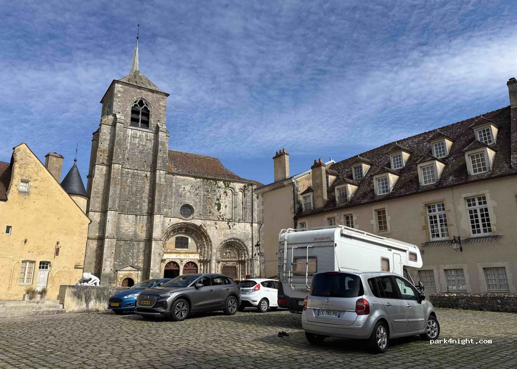 (89200) Avallon - Impasse du Collège — foto