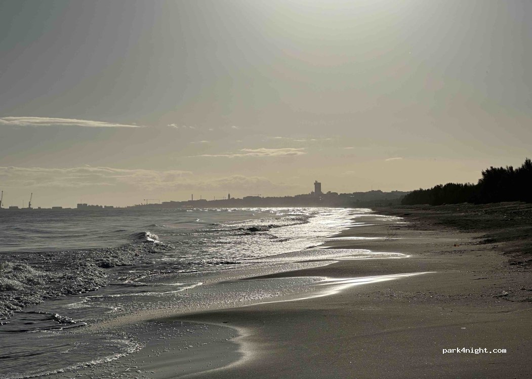 (76121) Barletta - Lungomare Pietro Paolo Mennea — foto 3
