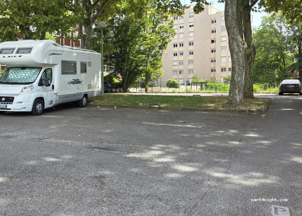 (69004) Lyon - Place de Serin — foto 2