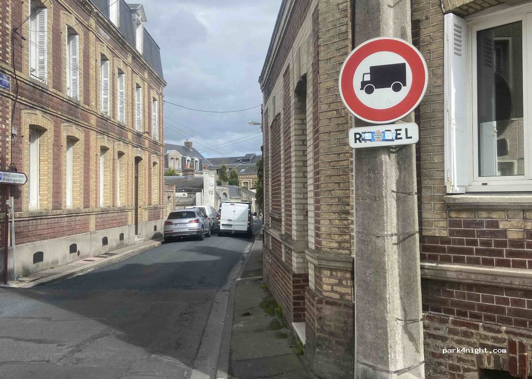(76400) Fécamp - Rue Eugène Marchand — foto 3