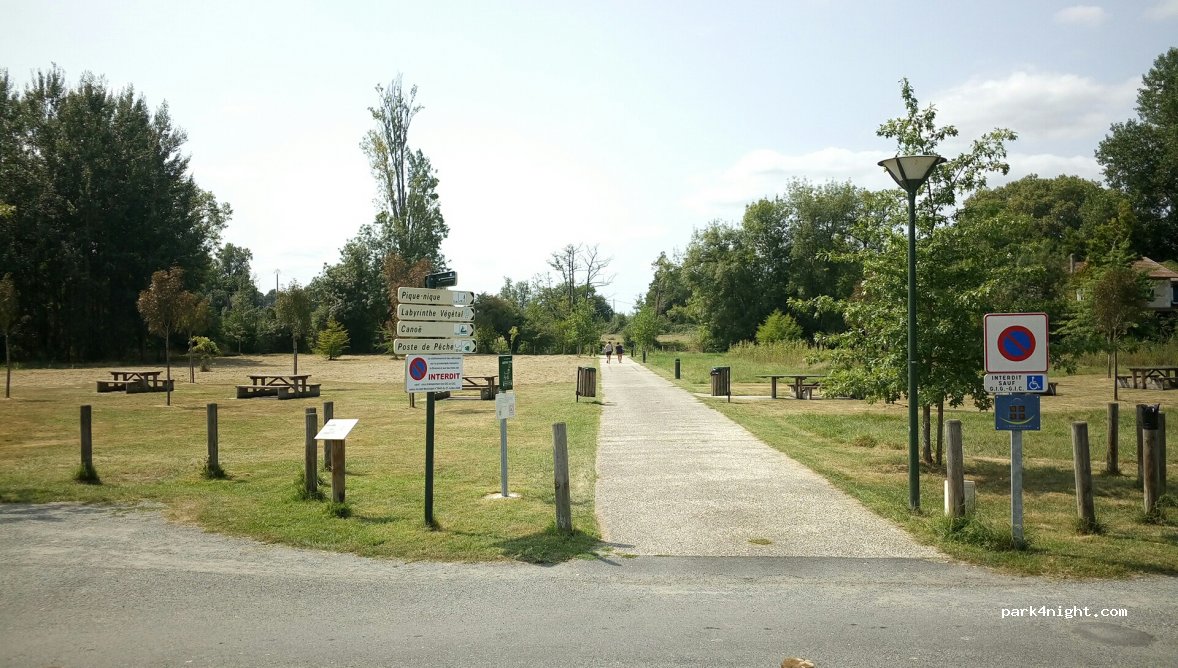 (24490) La Roche-Chalais - 60 Prés du Pont — foto