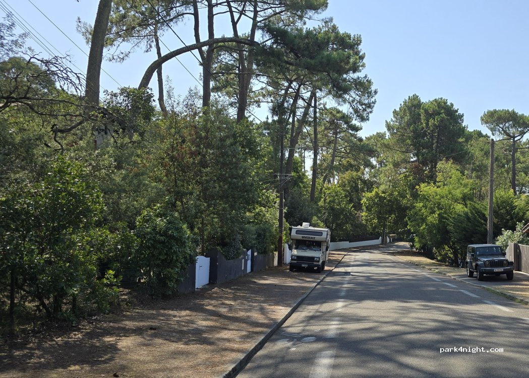 (33260) La Teste-de-Buch - Avenue Haitza — foto