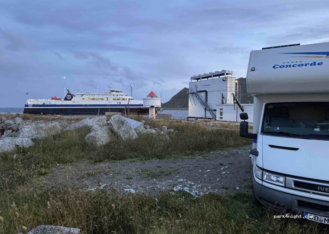 Værøy - Røstnesvågen — foto 3