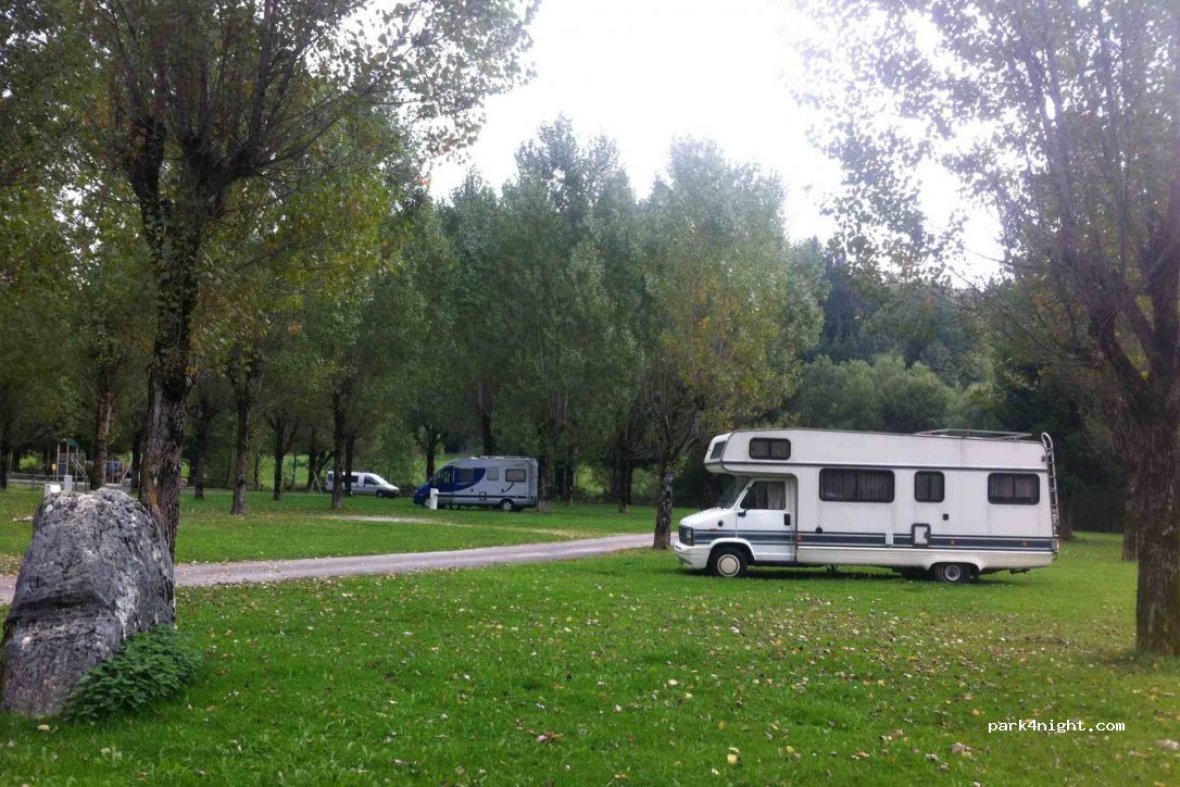 Camping et Chalets du Val de Saine — foto