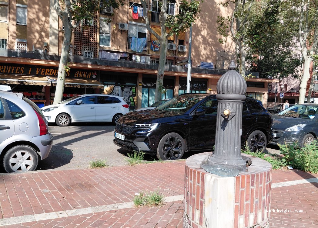 (08001) Barcelona - Rambla de Prim — foto