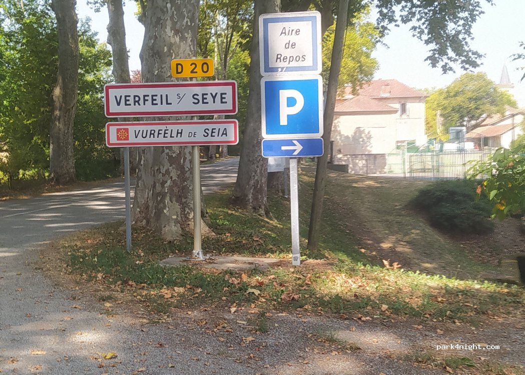 (82330) Verfeil-sur-Seye - — foto