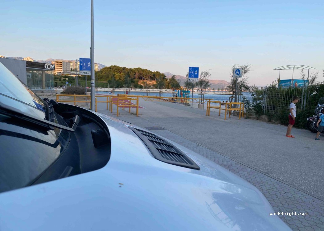 (21000) Split - Šetalište Pape Ivana Pavla II — foto