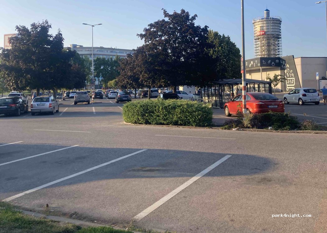 (917 01) Trnava - Vladimíra Clementisa — foto