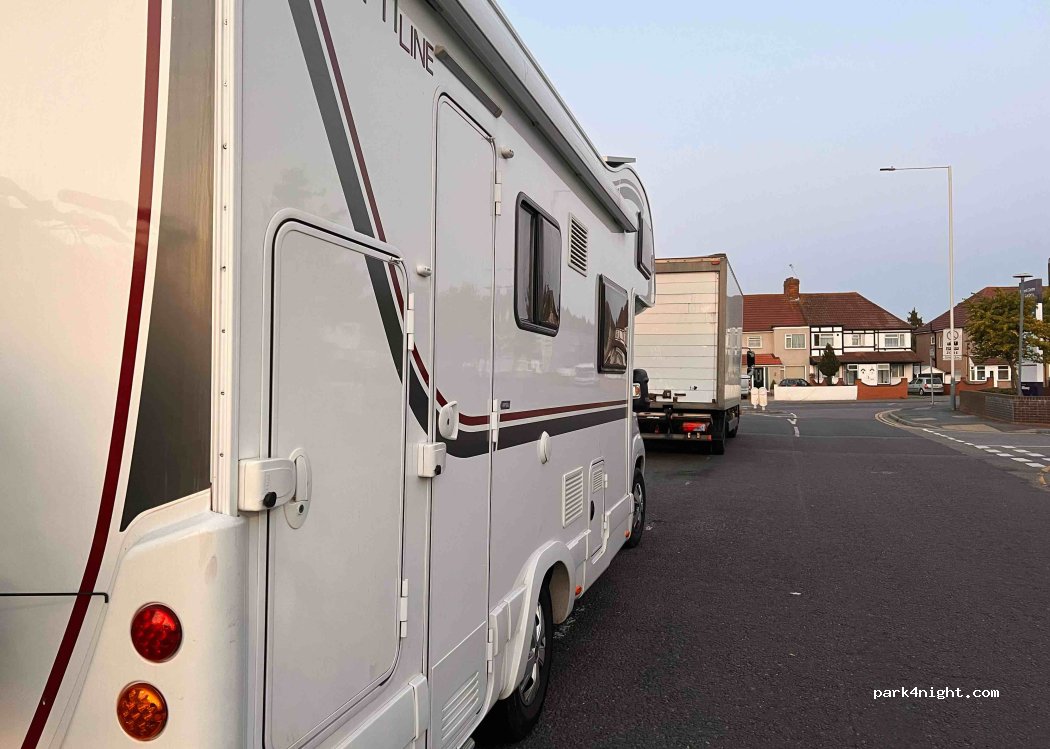 (UB7 0LB) London Borough of Hillingdon - Skyport Drive — foto