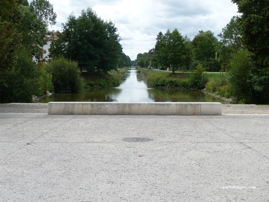 (85420) Bouillé-Courdault - 3 Place du Port — foto