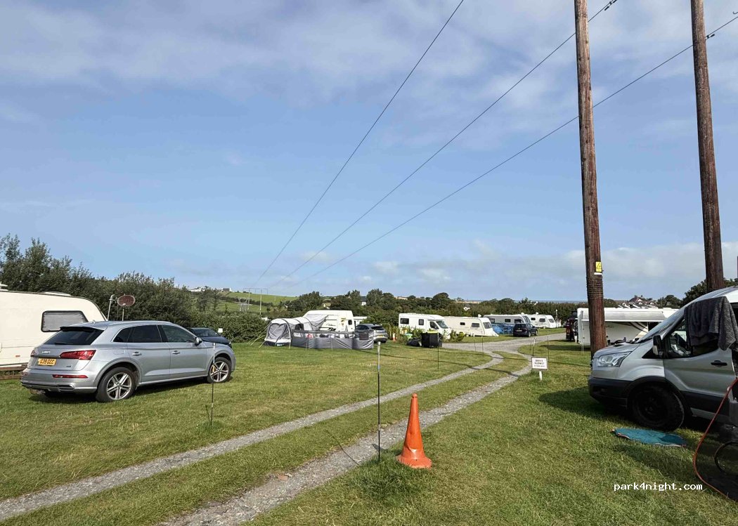 Dolydd campsite — foto 3