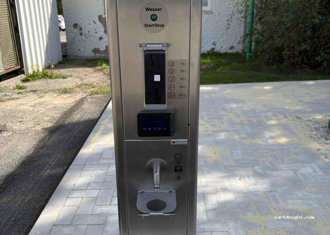 Wohnmobilstellplatz Am Eissportzentrum in Chemnitz — foto 3