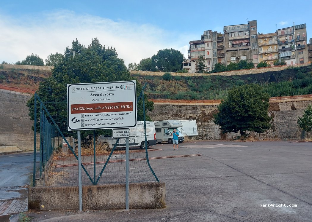 (94015) Piazza Armerina - Via Giacinto Lo Giudice — foto 2