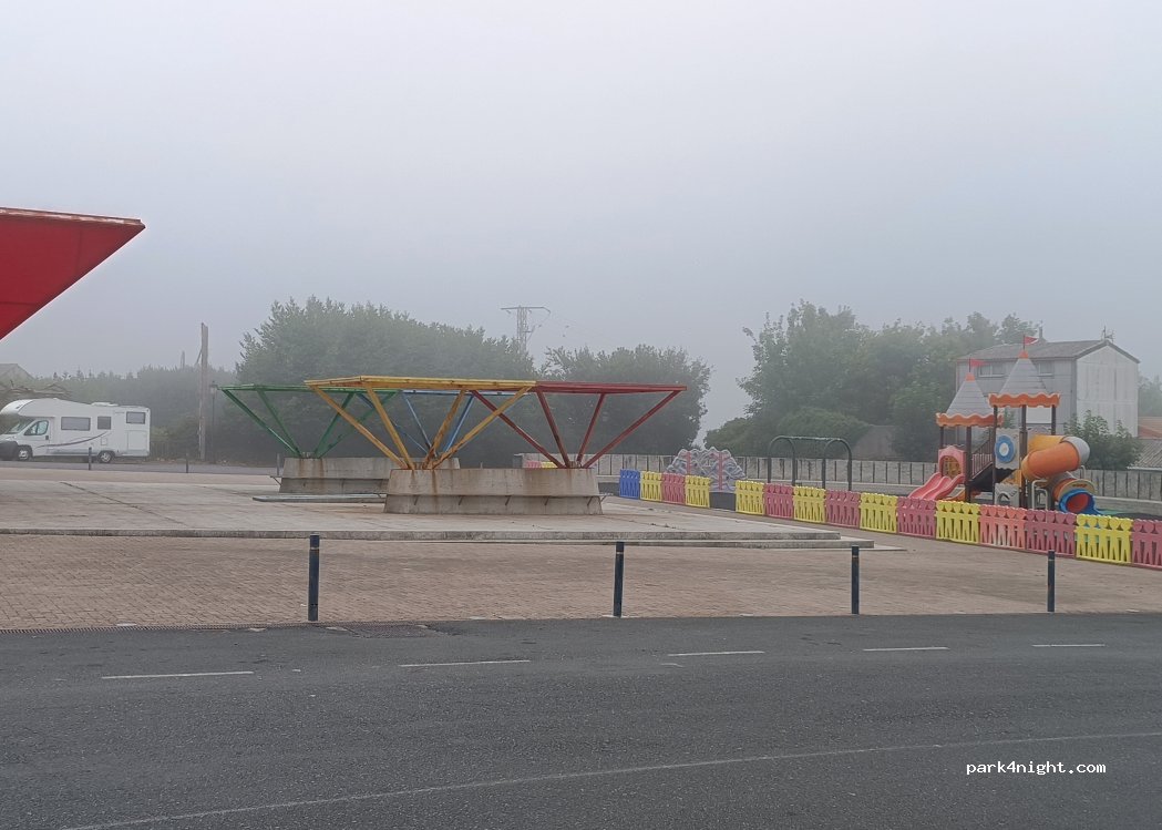(15840) Santa Comba - Praza do Mercado — foto 2