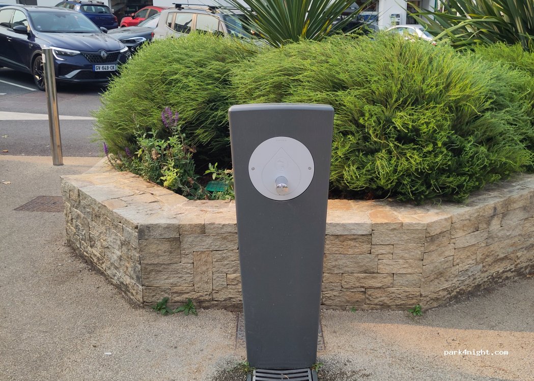 (44600) Saint-Nazaire - Place Jacques Tati — foto