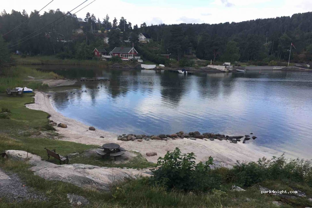 (1407)  - 15 Strandengveien — foto